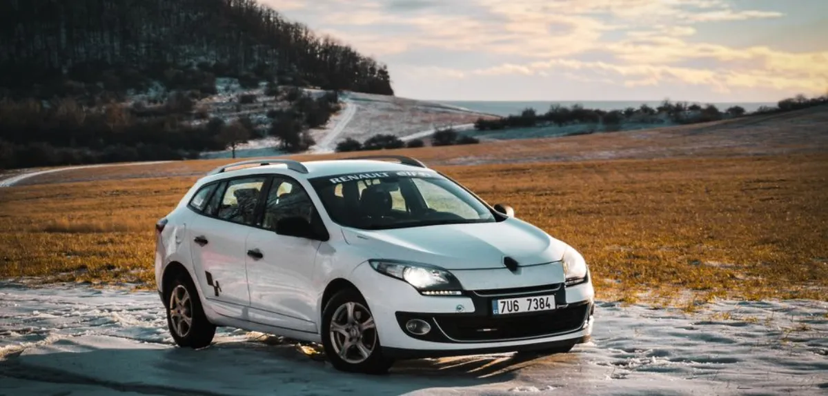 Carte de démarrage mains-libres de type Renault, semblable à celle perdue à Saint-Denis
