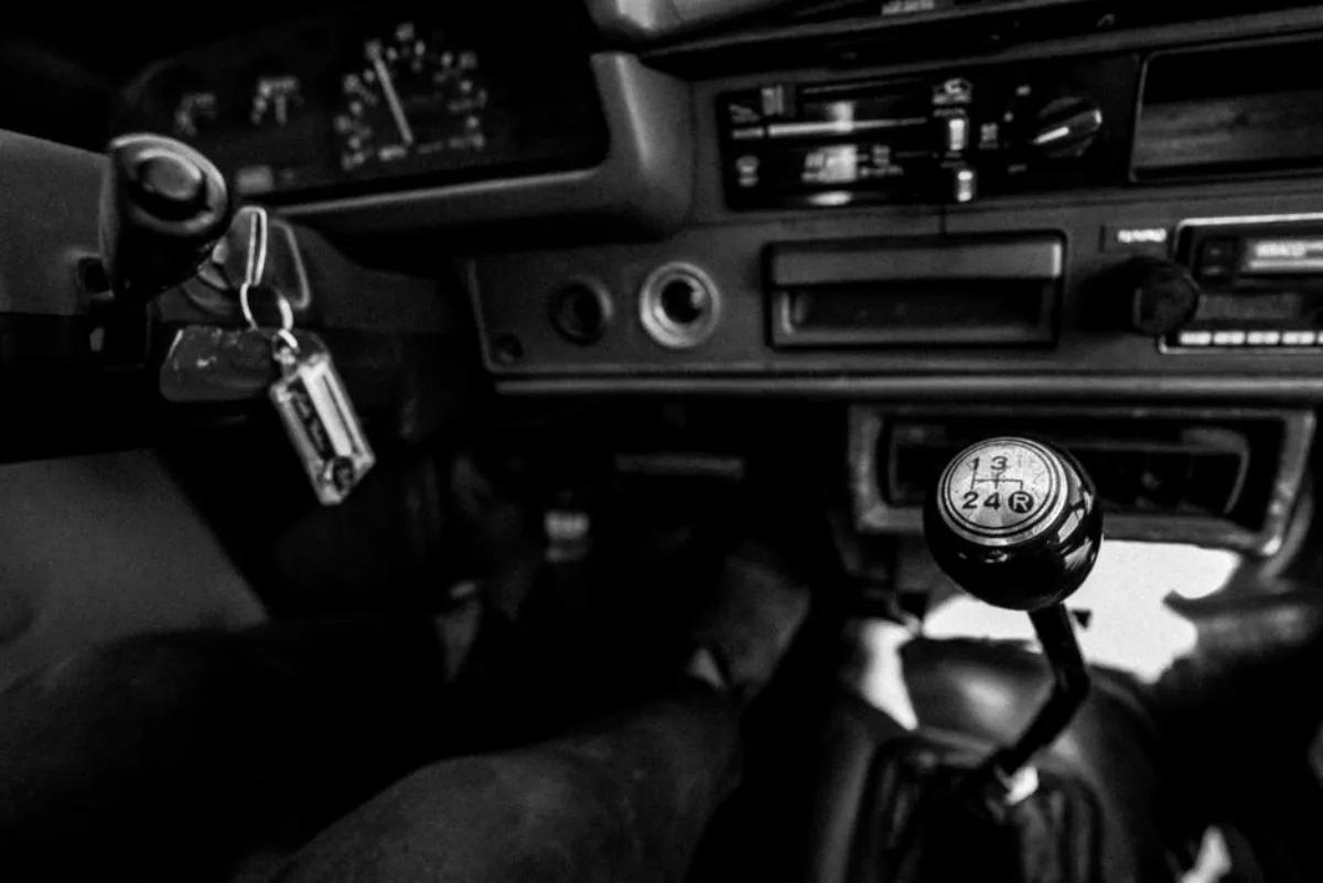 Clé de voiture cassée coincée dans une serrure à Paris 13e