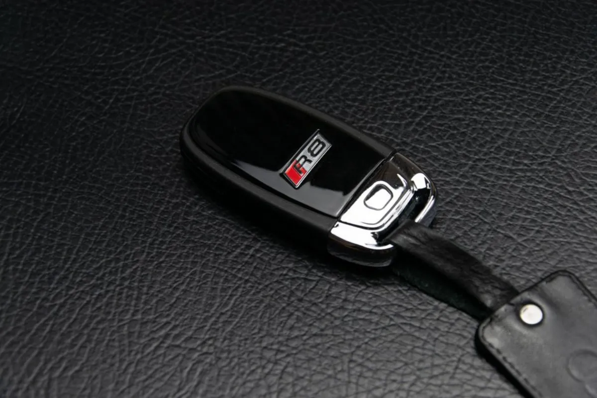 Clé de voiture avec transpondeur programmée comme clé de secours dans le Val-de-Marne
