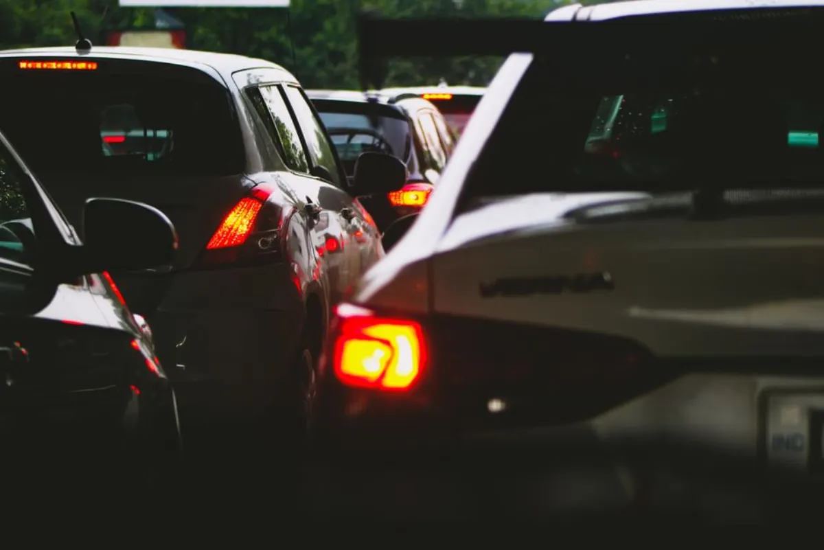 Serrurier automobile programmant une clé auto en urgence dans le 78