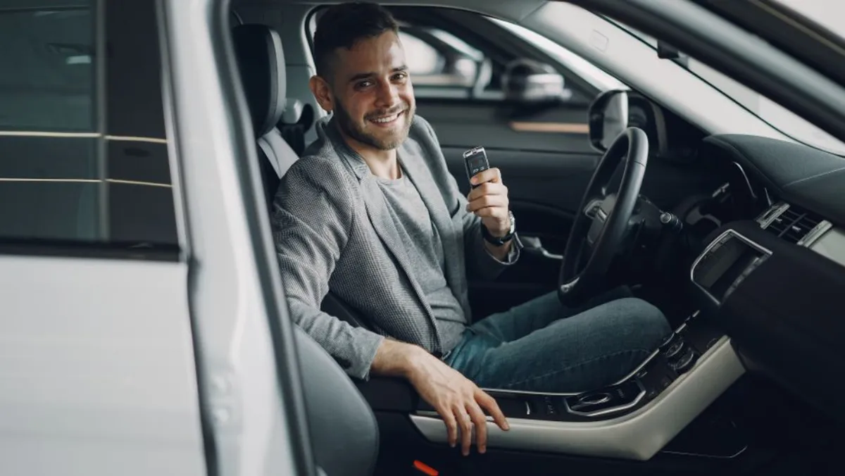 Programmation d'une clé de voiture par un serrurier automobile via la prise diagnostic